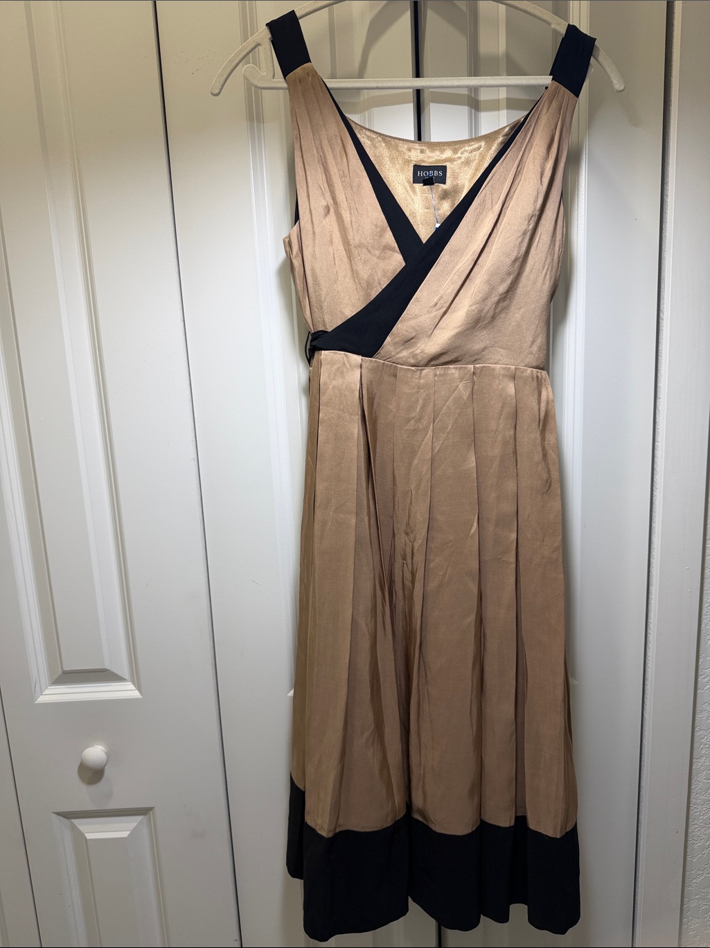 Hobbs London 100 Silk Pleated Midi Dress ChampagneBlack Size 12